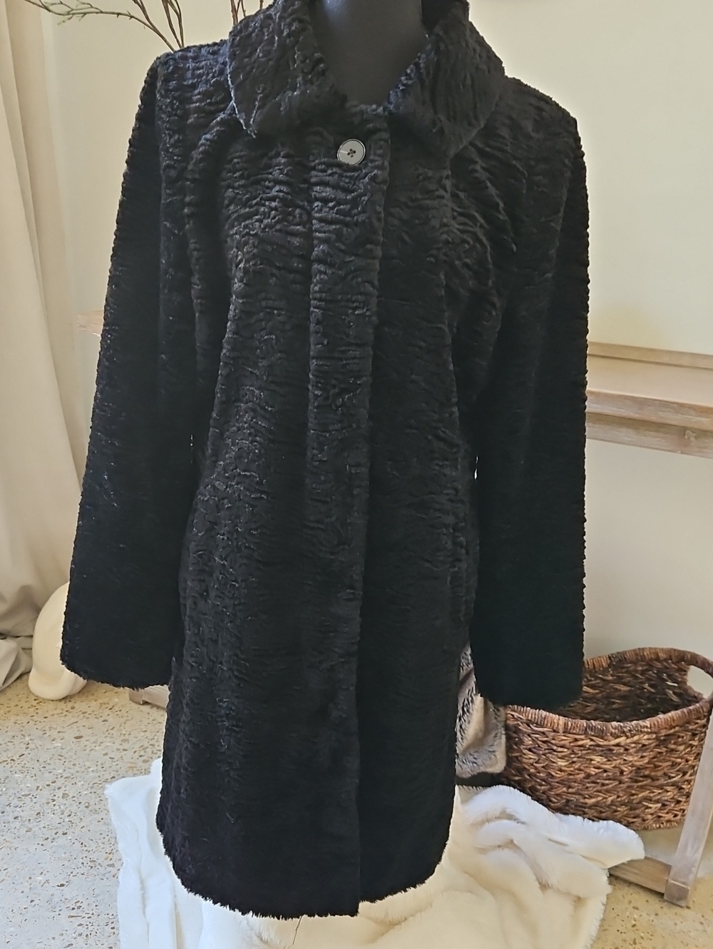 Ann Taylor Black Faux Fur Teddy Coat with Collared Neck. Size M